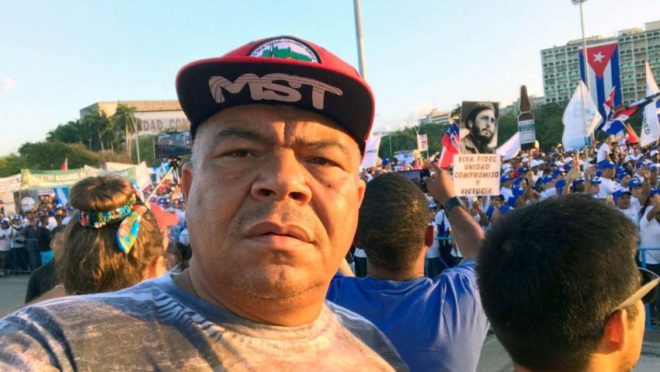 Em rede social, Valmir Assunção acusa Rui de ter vetado participação do MST em evento com Lula