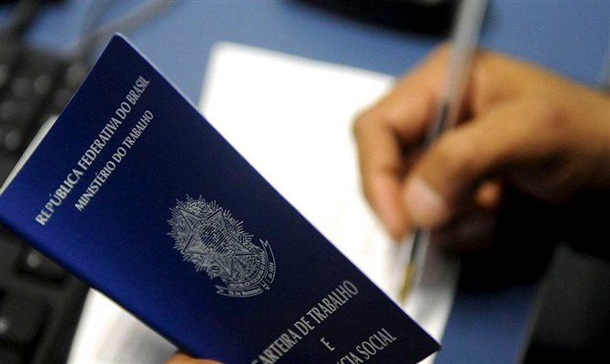 Empresa de recursos humanos divulga vagas de emprego para setor de hotelaria