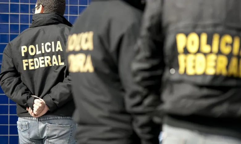 PF cumpre mandados de combate ao tráfico de drogas em Feira de Santana