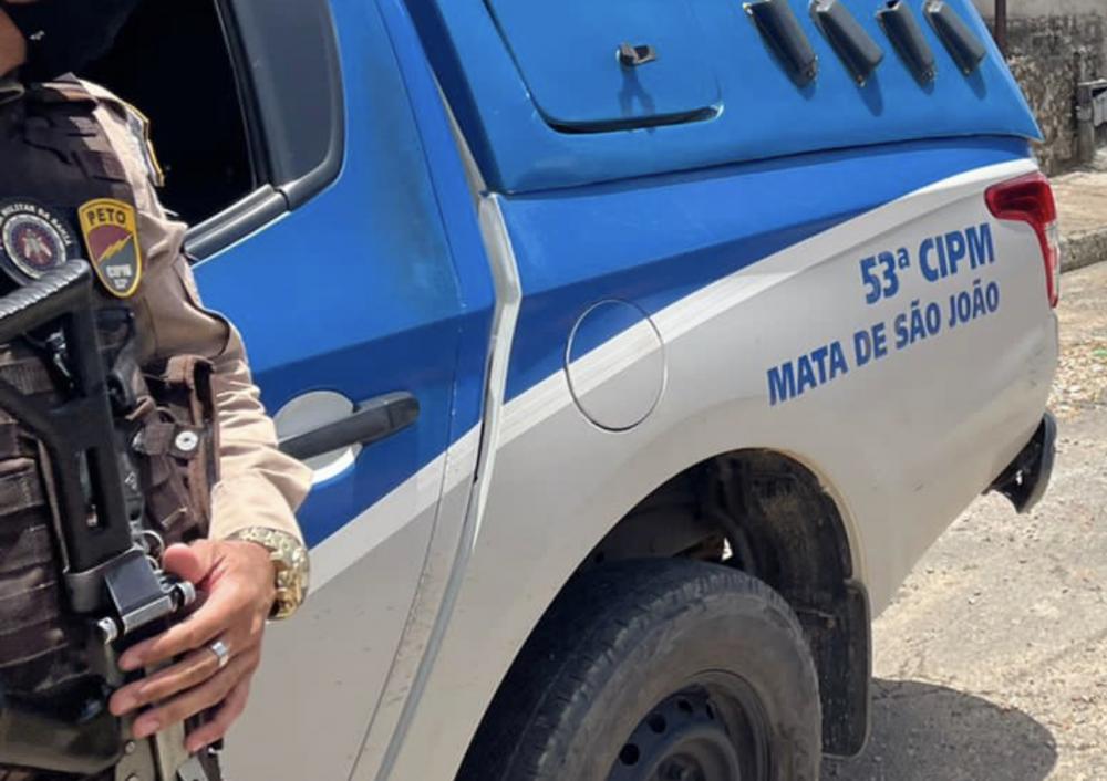  Dupla é presa pela PM acusada de roubar celulares no Centro de Mata