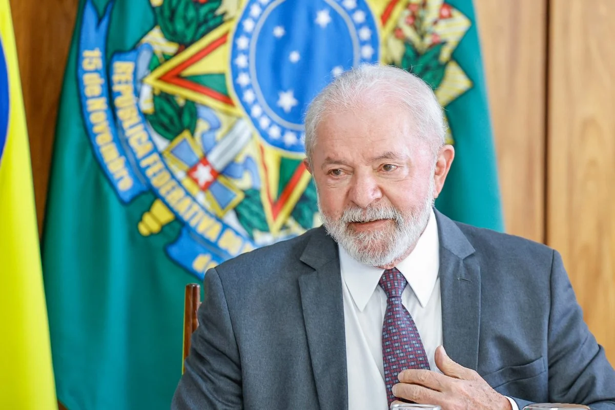 Após novo ato de racismo contra Vinícius Júnior, Lula cobra ações da Fifa e La Liga