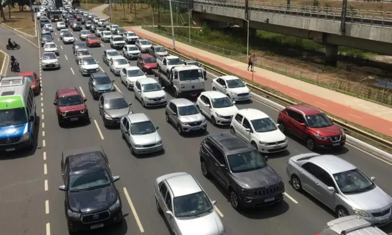 Governo anuncia medidas para estimular compra de carros populares
