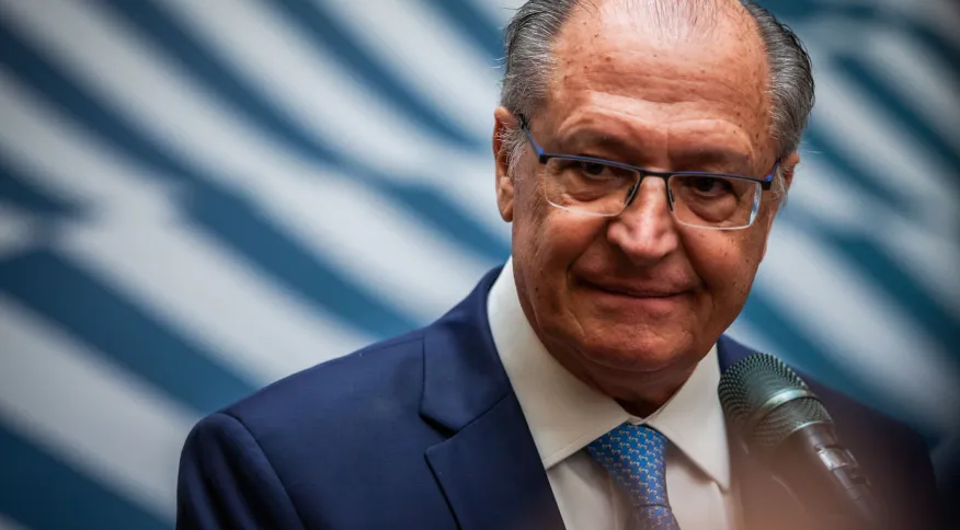 Alckmin anuncia desconto em impostos para carros de até R$ 120 mil