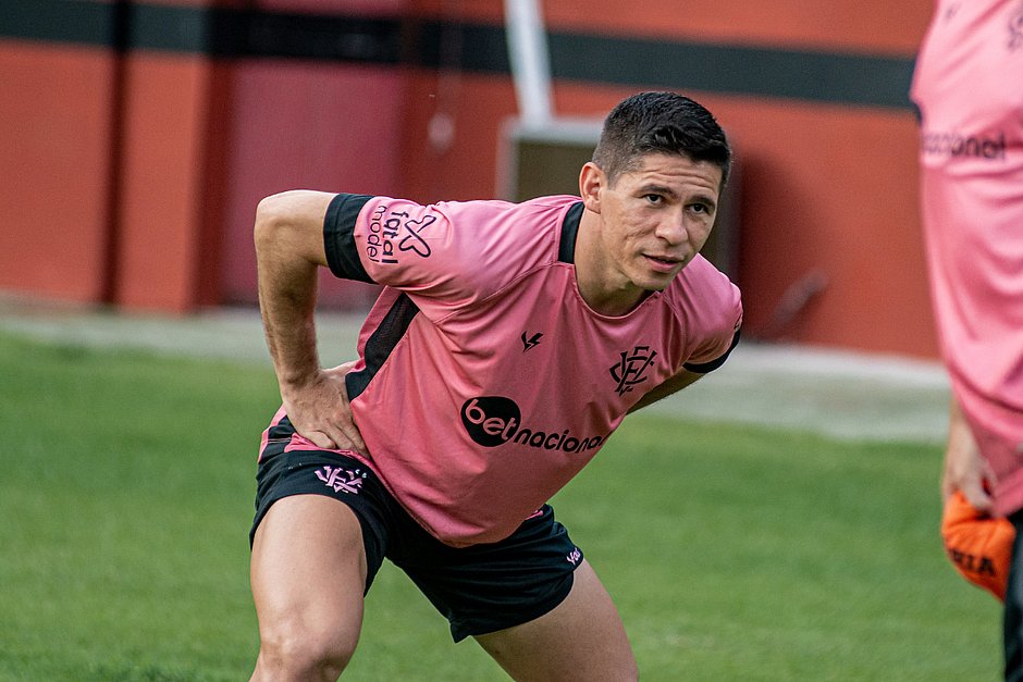 Garçom do Vitória, Osvaldo é desfalque contra o Avaí