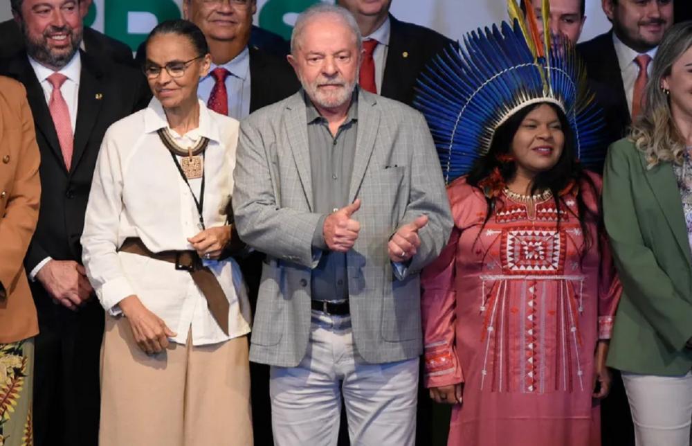 Lula convoca reunião com Marina Silva e Sônia Guajajara para tratar de alterações nos ministérios
