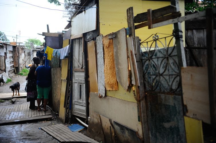Mais da metade da população da Bahia está na pobreza