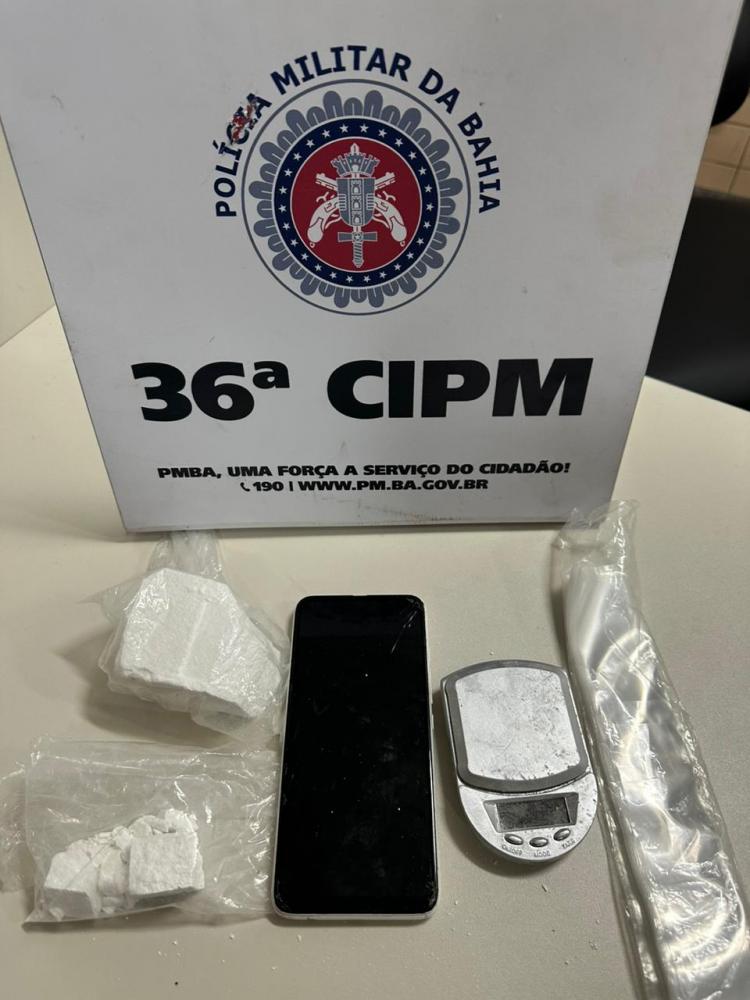 Jovem de 20 anos é preso com droga em Dias d’Ávila 
