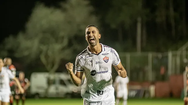 Vitória derrota o Ituano e segue líder isolado da Série B
