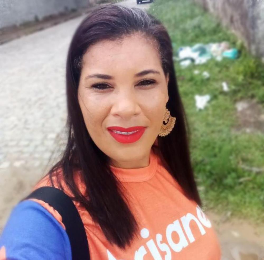Familiares e amigos procuram por funcionária da Brisanet desaparecida em Amado Bahia 