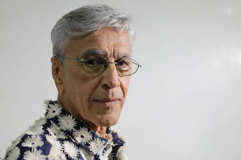 Caetano Veloso vai receber R$ 38 mil por ser chamado de 'macaco pedófilo'