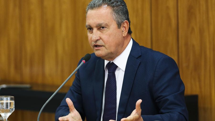 Deputados enviam ofício pedindo a demissão de Rui Costa ao presidente Lula