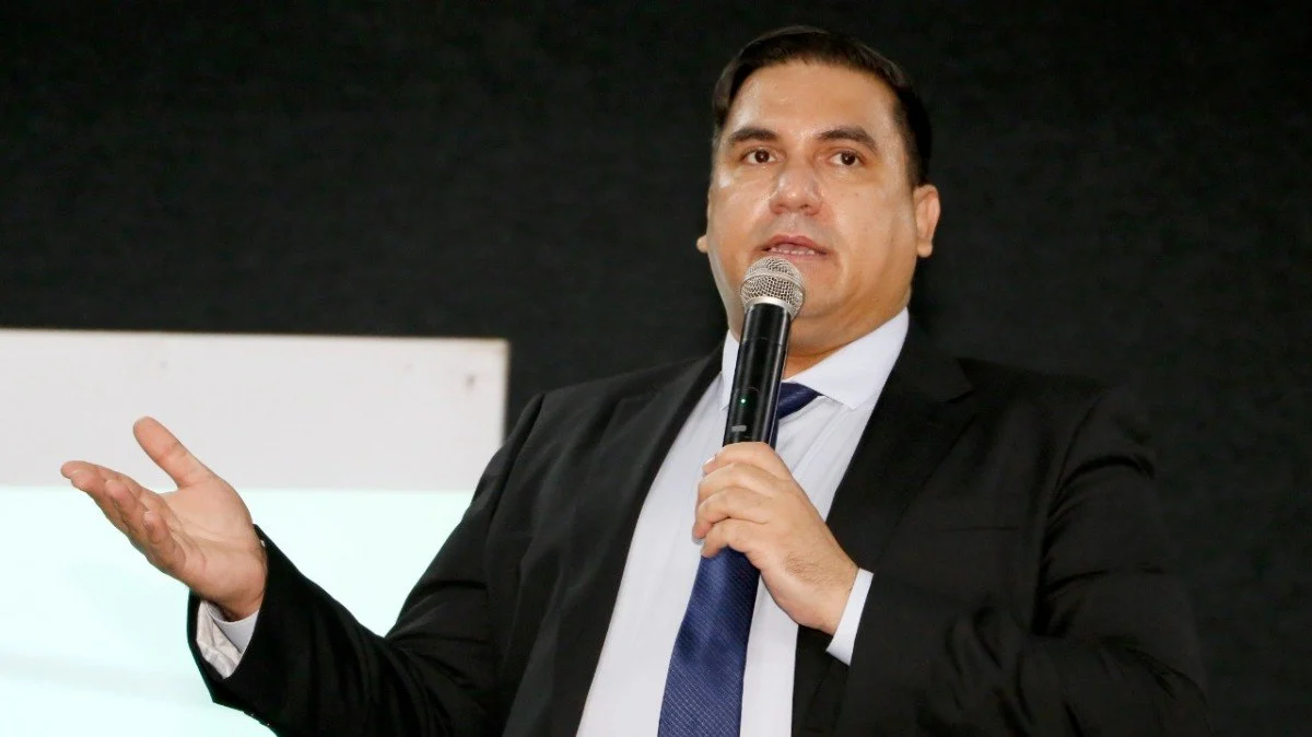 MEC demite diretor após operação da PF contra desvios em kits de robótica