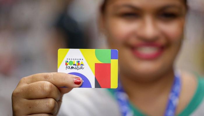 Bolsa Família paga R$ 50 a mais para gestantes e adolescentes este mês