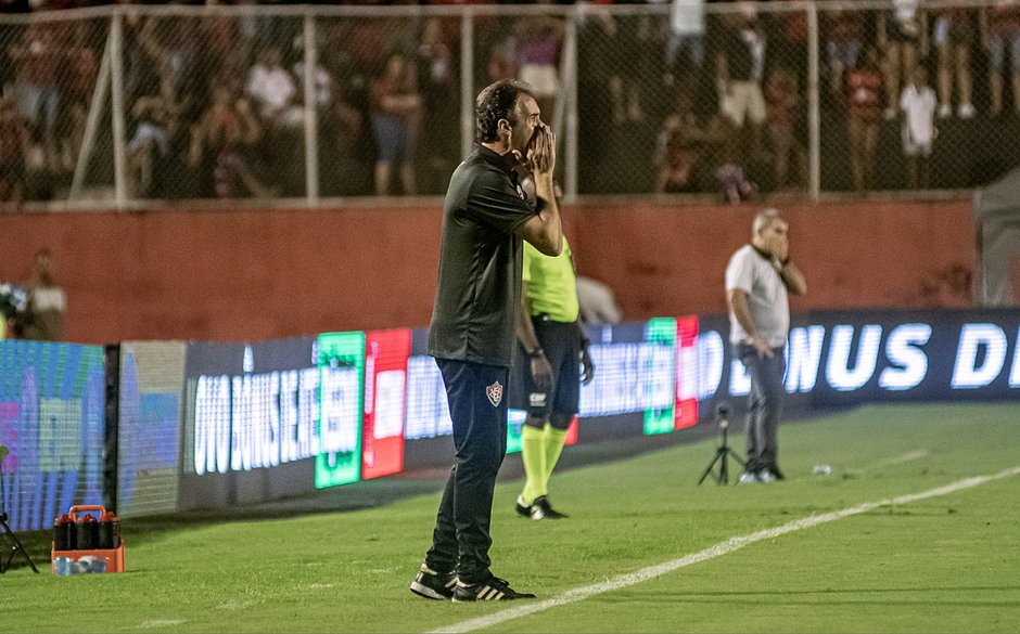 Após começo ruim, Condé elogia ajustes do Vitória contra o Criciúma