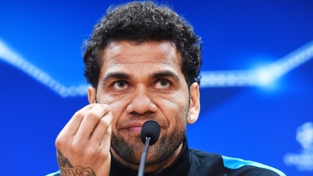Daniel Alves tem terceiro recurso negado e permanece preso na Espanha
