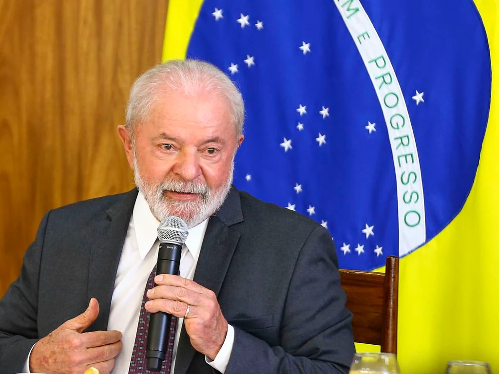 Lula autoriza troca de ministra do Turismo