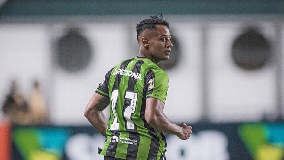Vitória negocia com atacante Mateus Gonçalves