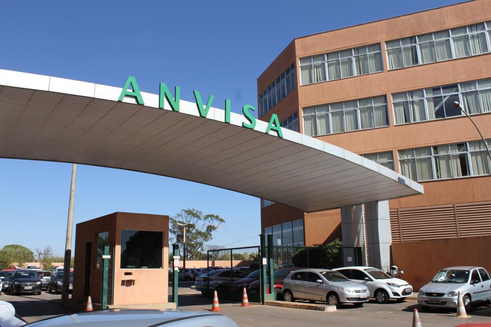 Assessor especial da Anvisa é preso dentro de complexo do órgão