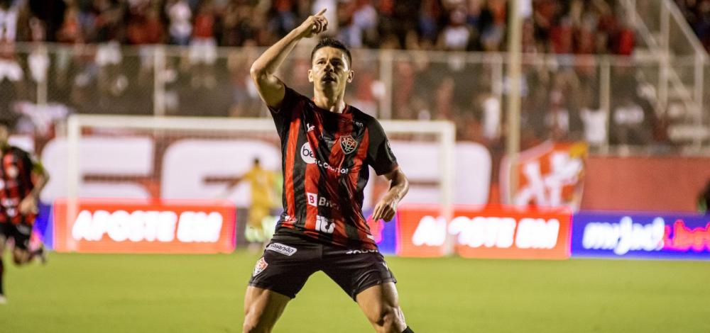 Garçom e vice-artilheiro do Vitória, Osvaldo é um dos destaques na Série B