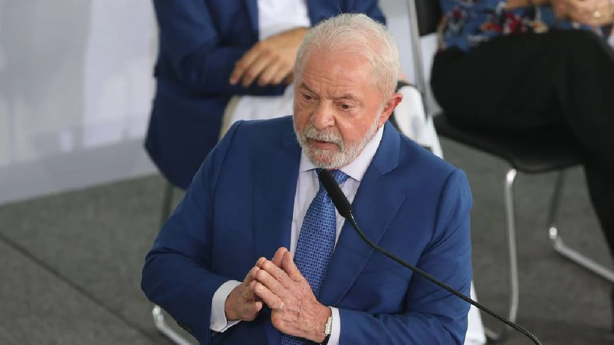 Governo Lula prepara programa para levar internet a todas as escolas do país, diz ministro