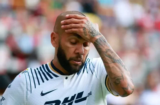 Daniel Alves pode ter pena de 12 anos caso seja condenado na Espanha