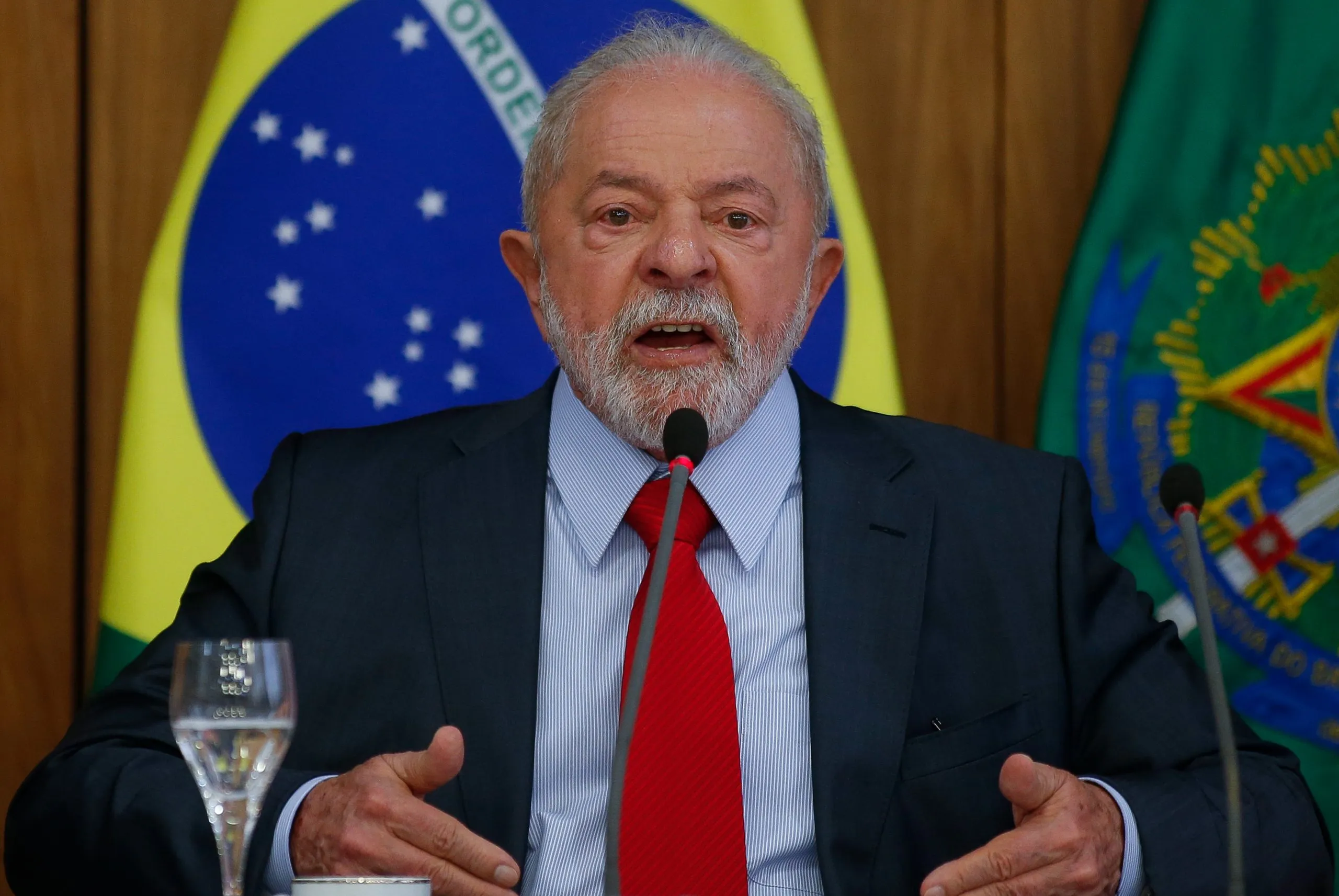 Lula diz que Brasil não precisa ter uma meta de inflação 