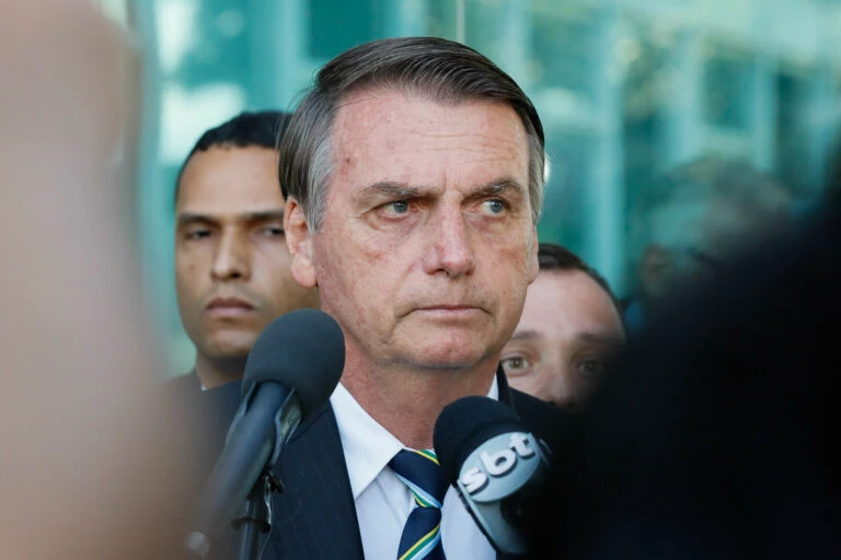 TSE forma maioria para tornar Bolsonaro inelegível por 8 anos