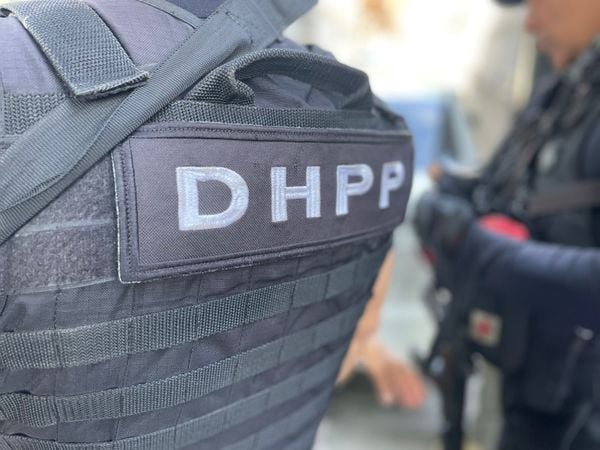 Homem é procurado pela polícia por suspeita de espancar filho de 2 anos