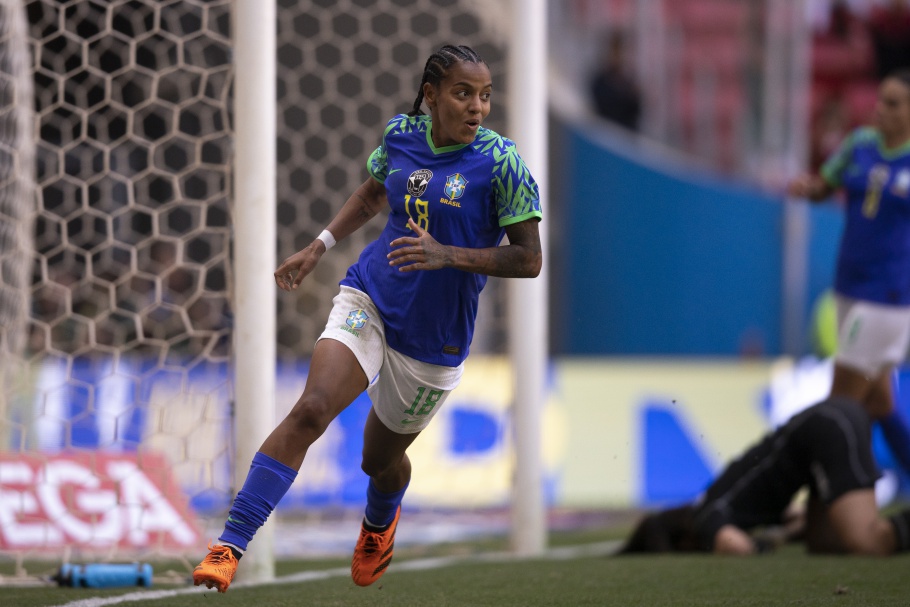 Seleção Brasileira feminina dá show e goleia Chile no Mané Garrincha