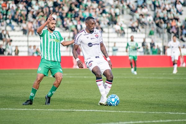Com gol de Nenê, Vitória perde para o Juventude e pode deixar G4 