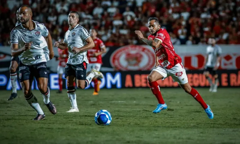Vitória perde por 1 a 0 contra Vila Nova e se afasta do G4
