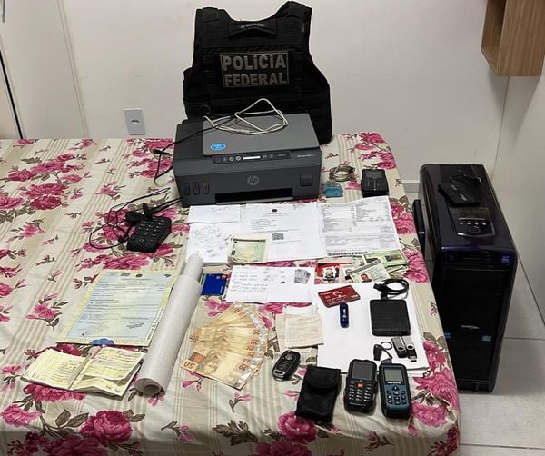 PF faz operação contra falsificação de documentos no interior da Bahia