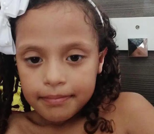 Garota de 10 anos é morta a facadas e tem corpo jogado em terreno baldio na Bahia