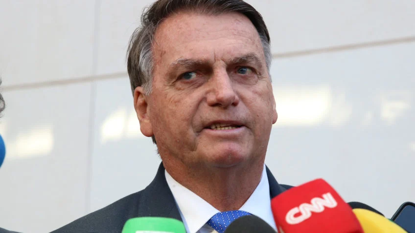 Bolsonaro afirma não ter intenção de candidatura, mesmo se voltar a ficar elegível
