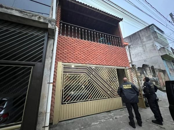PF prende 17 de quadrilha que trocou malas de brasileiras presas por tráfico