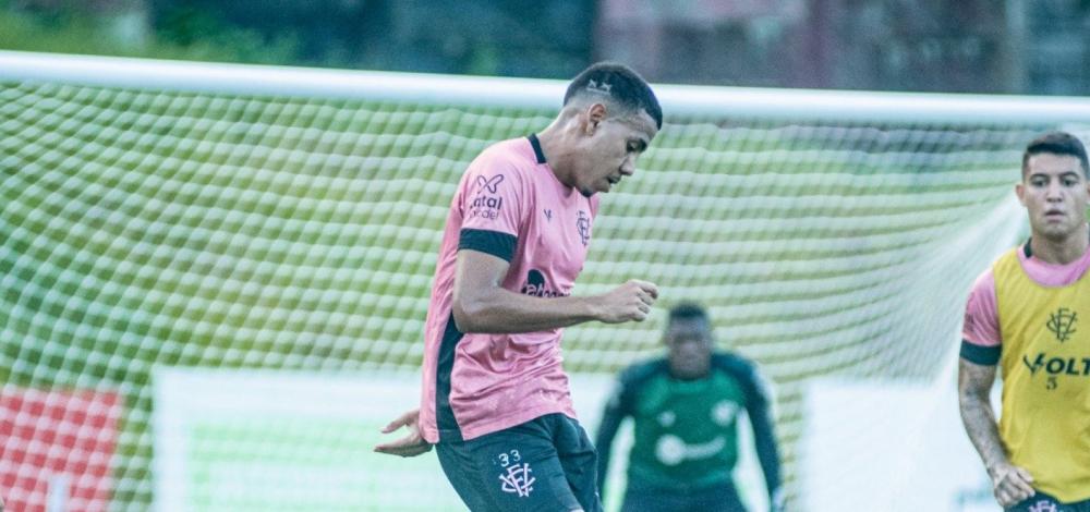 Com chance de ser campeão do 1º turno, Vitória enfrenta a Chapecoense nesta segunda