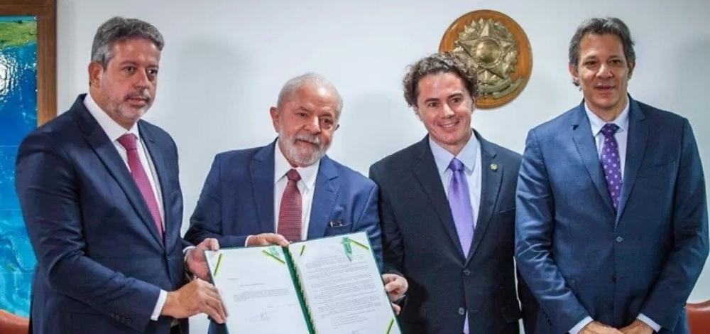 Haddad abre gabinete para parlamentares, estreita laços com Arthur Lira e o centrão