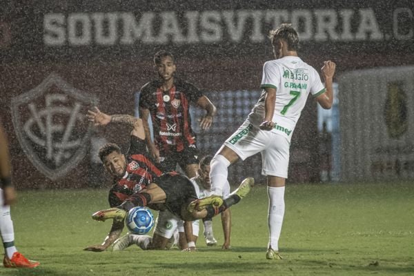 Vitória vence a Chapecoense e é campeão do primeiro turno da Série B