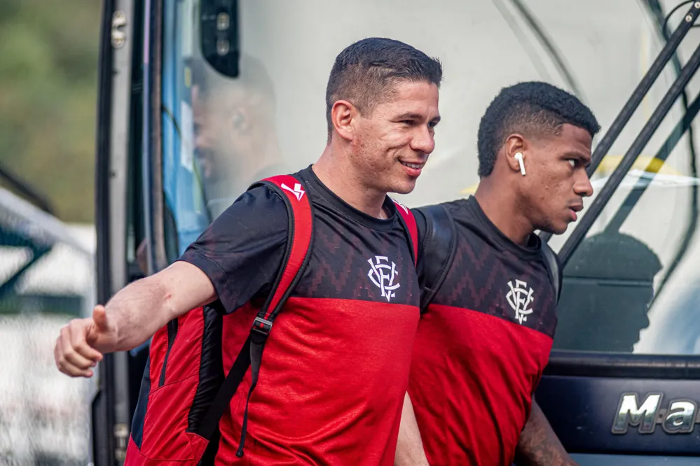 Osvaldo e Felipe Vieira têm lesão confirmada e desfalcam o Vitória