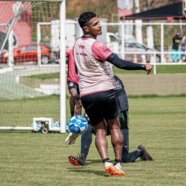 Rodrigo Andrade deve desfalcar o Vitória contra a Ponte Preta; veja outras baixas