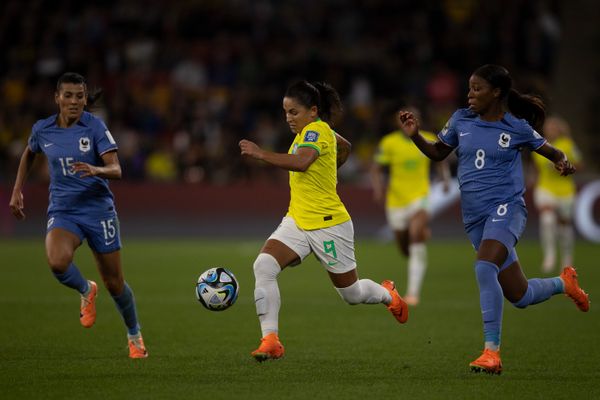 Brasil é derrotado pela França na Copa feminina e perde liderança do grupo