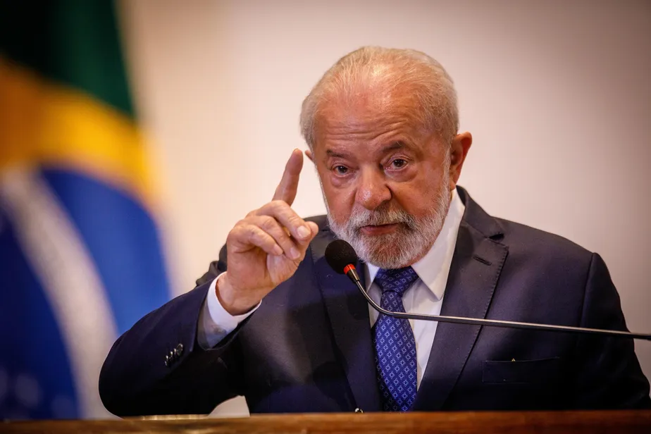 Lula dá detalhes sobre mudança de comando na PGR