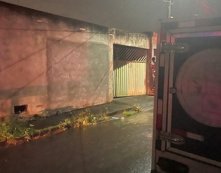 Jovem de 23 anos é morto a tiros no condomínio São Vicente