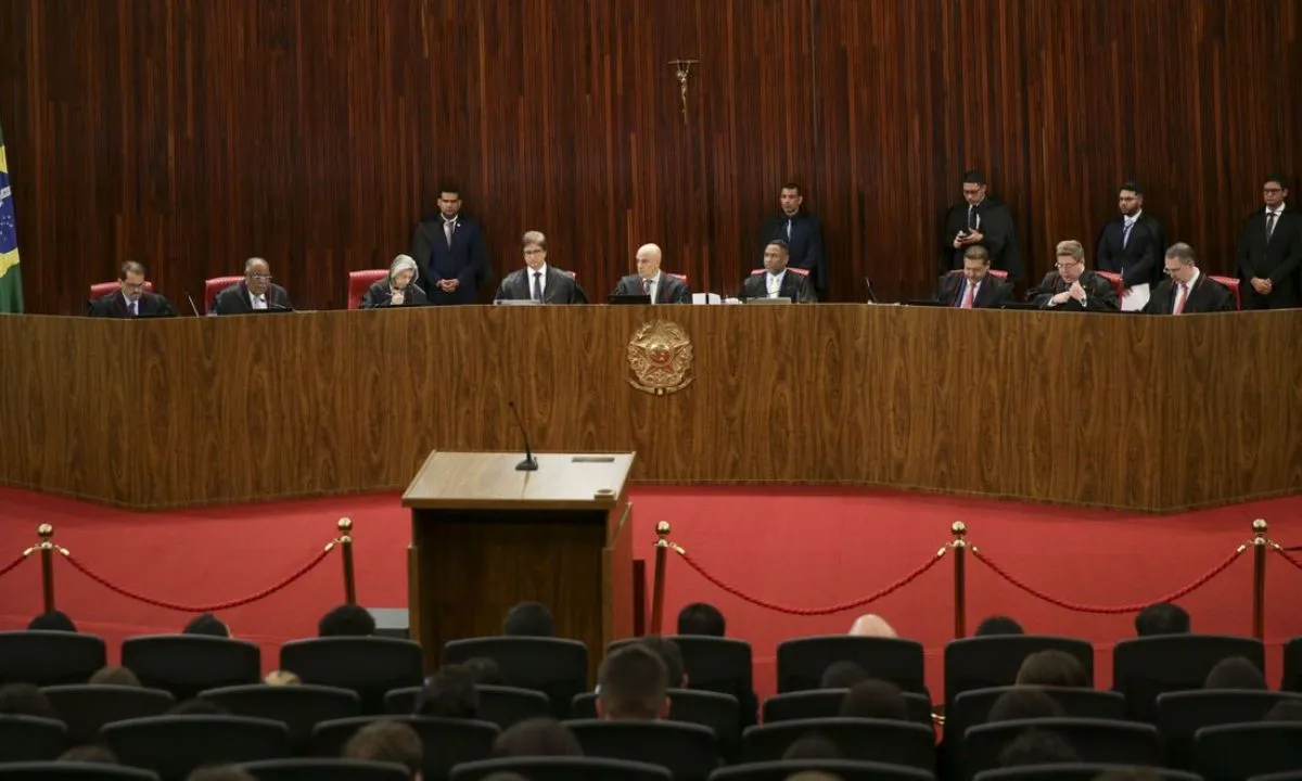 TSE publica decisão que tornou Bolsonaro inelegível por oito anos