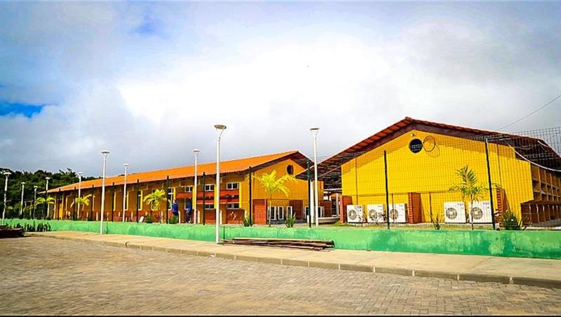 Nova escola em Praia do Forte garante 100% de educação integral em Mata de São João