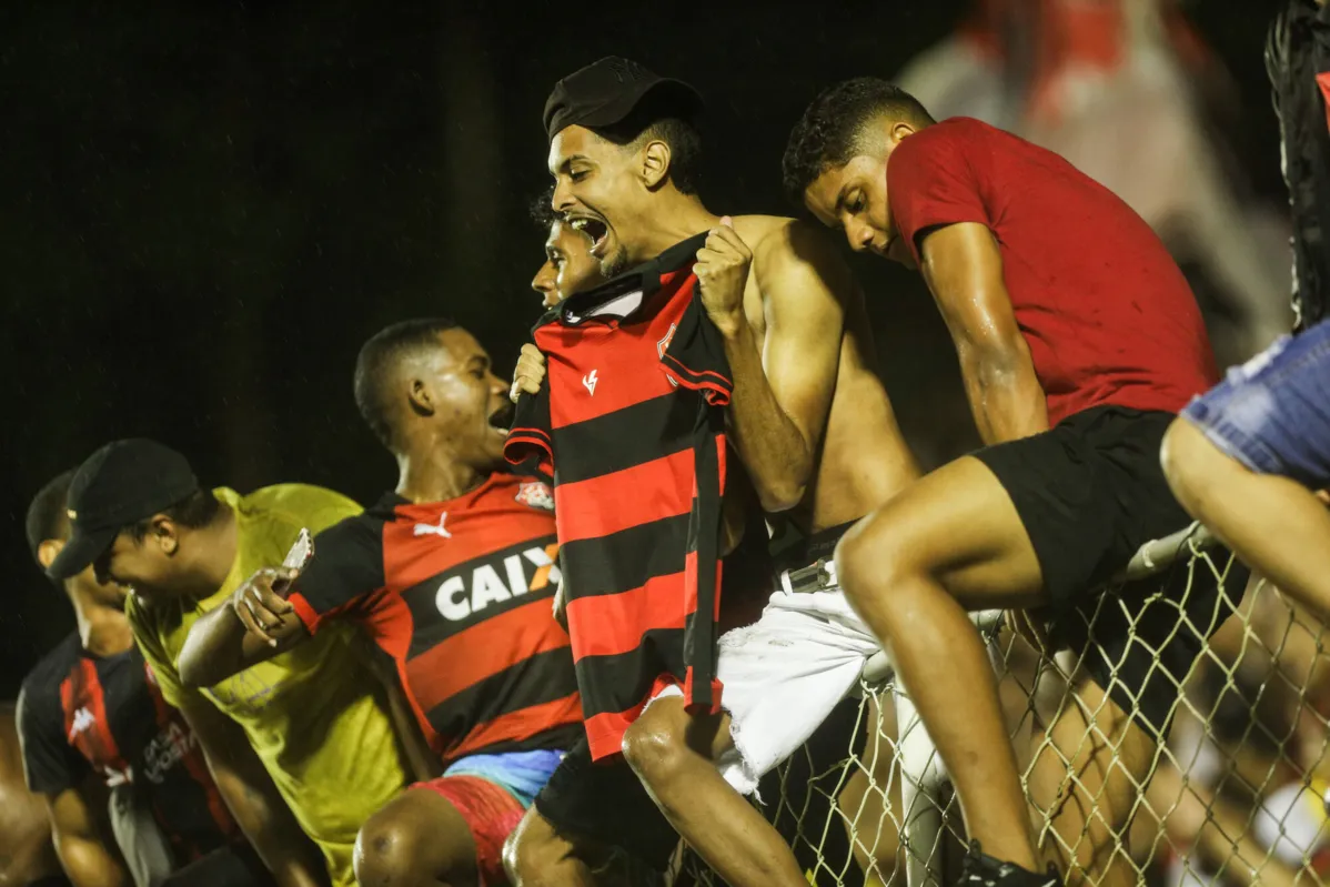 Com emoção, Vitória tem mostrado força para vencer nos minutos finais