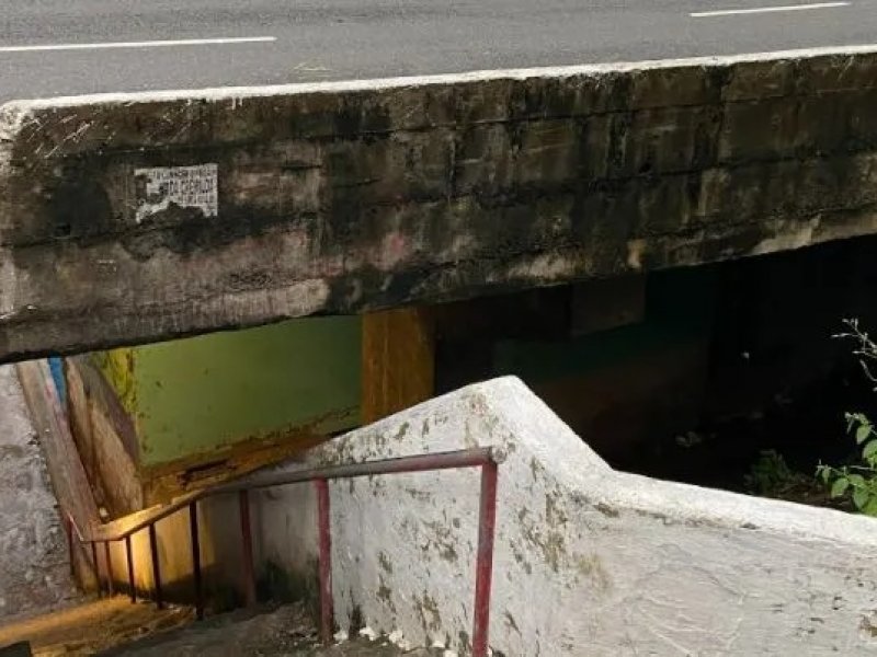 Corpo esquartejado é encontrado em sacos na Gamboa de Cima