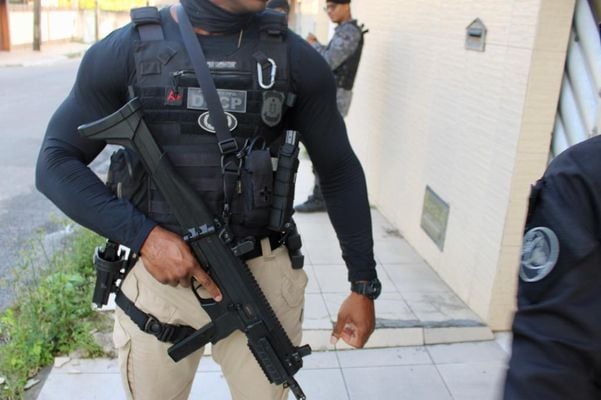 Polícia Civil faz megaoperação na Região Metropolitana de Salvador