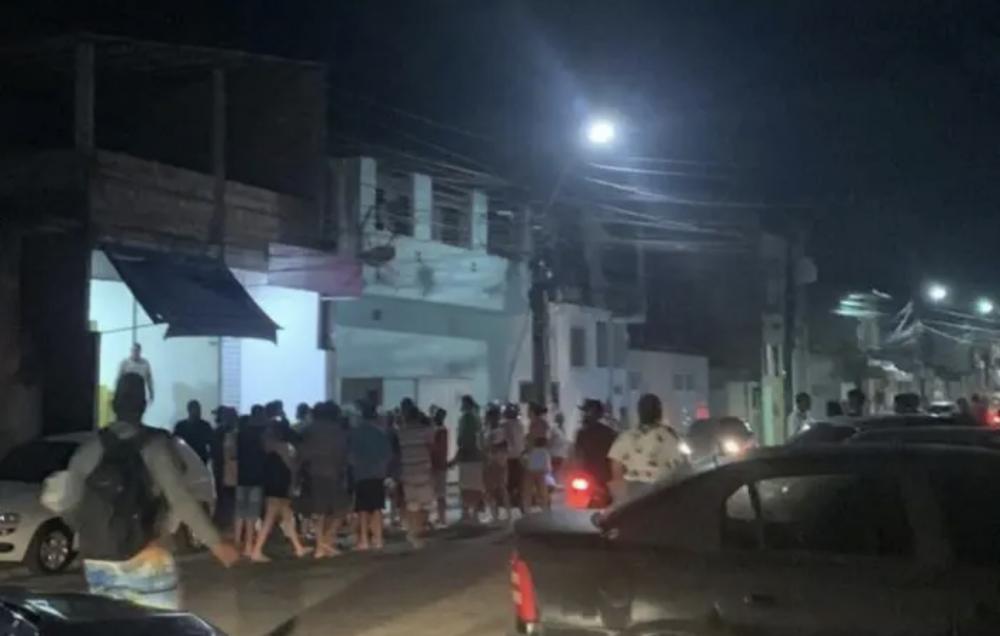 Homem é morto a tiros dentro de barbearia em Camaçari