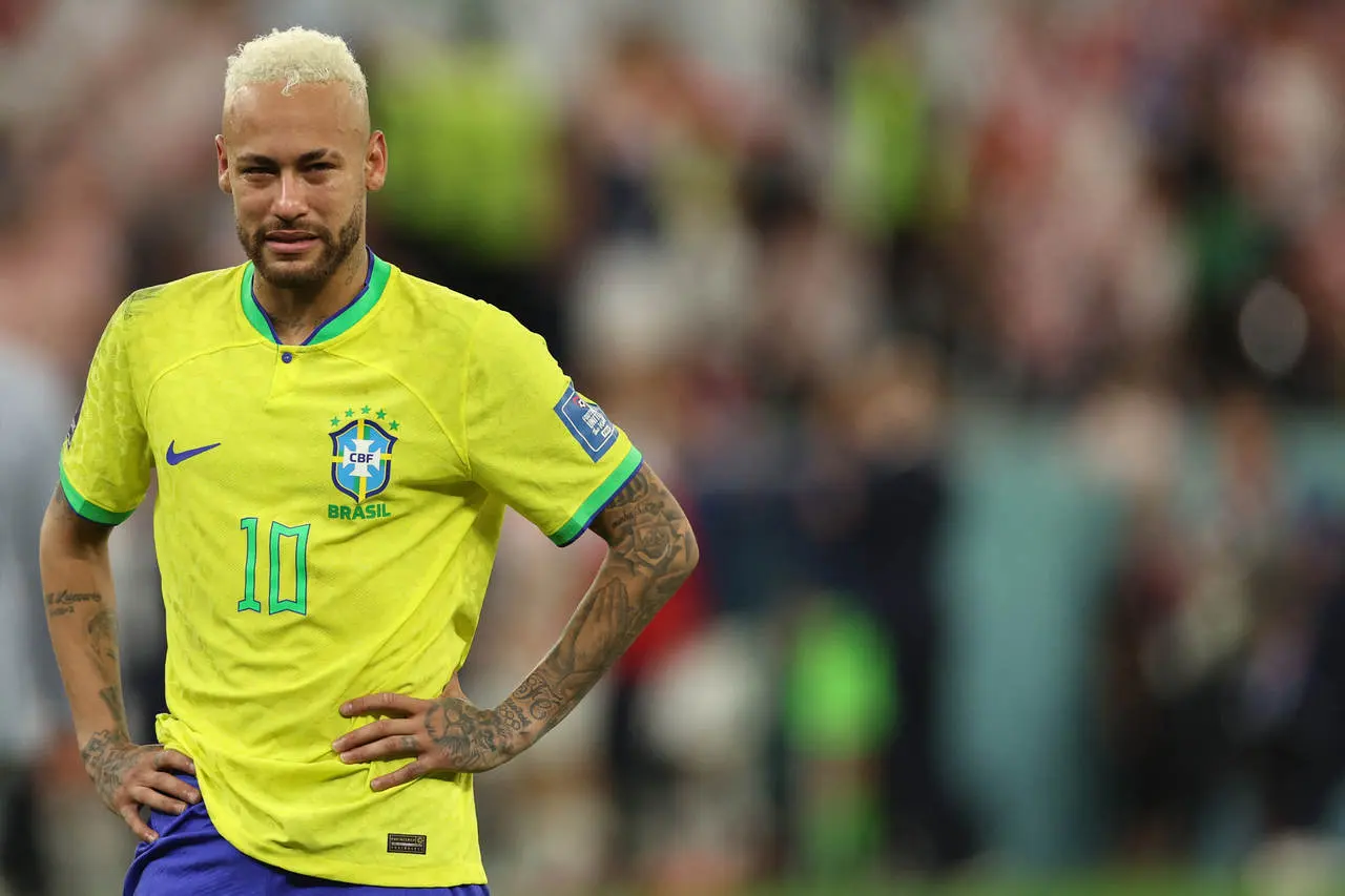 Neymar tem reunião e pede para sair do PSG imediatamente